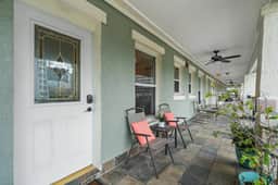 Sunshine-Shopping-Dining! In the heart of DTSP - Image 2