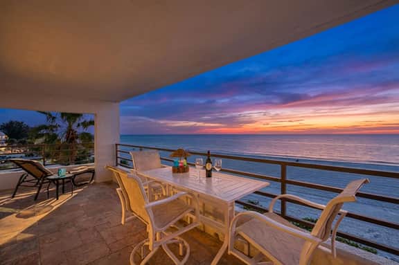 Beach SUN-sation" Upscale Oceanfront Corner Unit! - Image 3