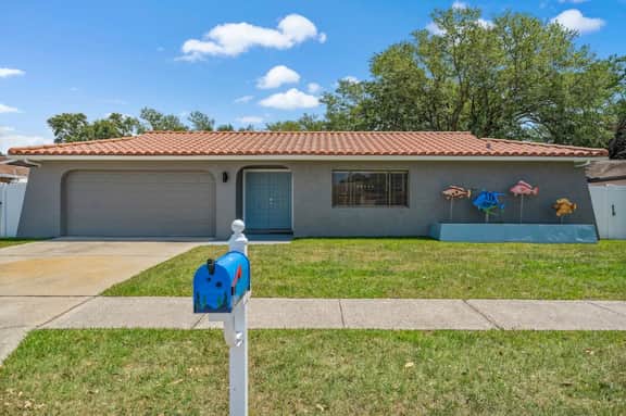 Florida Haven 4/2.5 Pet Friendly Home! Book Now! - Image 4