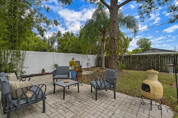 Sunny Days & Starry Nights | Fenced Yard for Pets - Image 2
