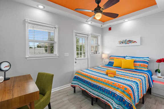 Itz a Vibe! 1 Bdrm Condo With W/D - Image 1