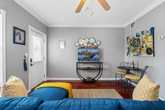 Urban Retreat • Explore DTSP, Walk Everywhere! - Image 1